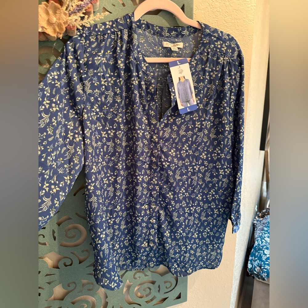 JACHS Girlfriend Blue Floral Blouse